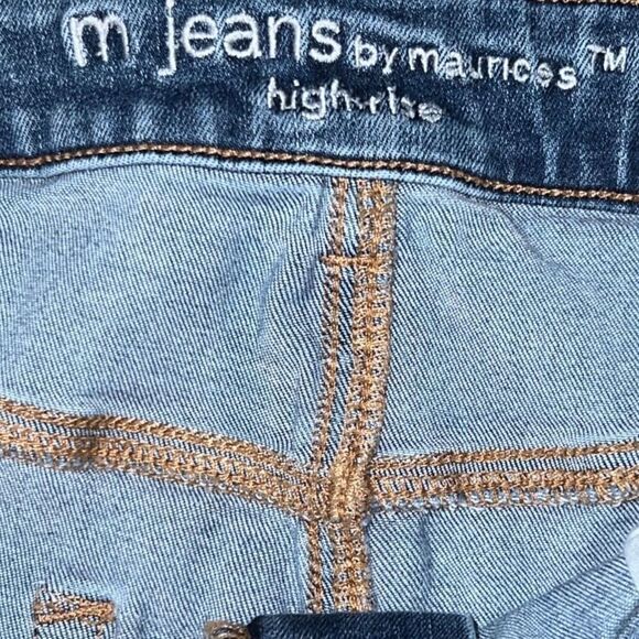 M Jeans by Maurices Hi Rise Distressed Raw Cuff Crop Jeans Size XL 33x28 #20 - Picture 2 of 8